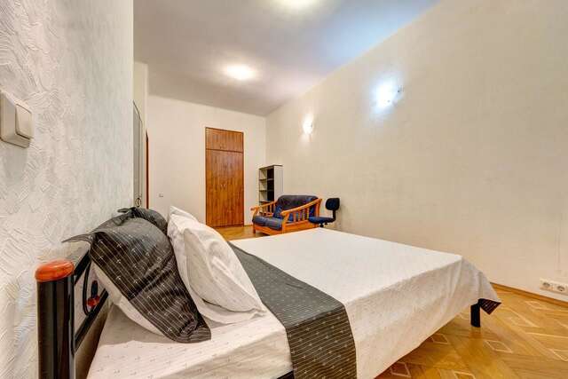 Апартаменты Аpartamenty na Gonchara 67 Киев-7